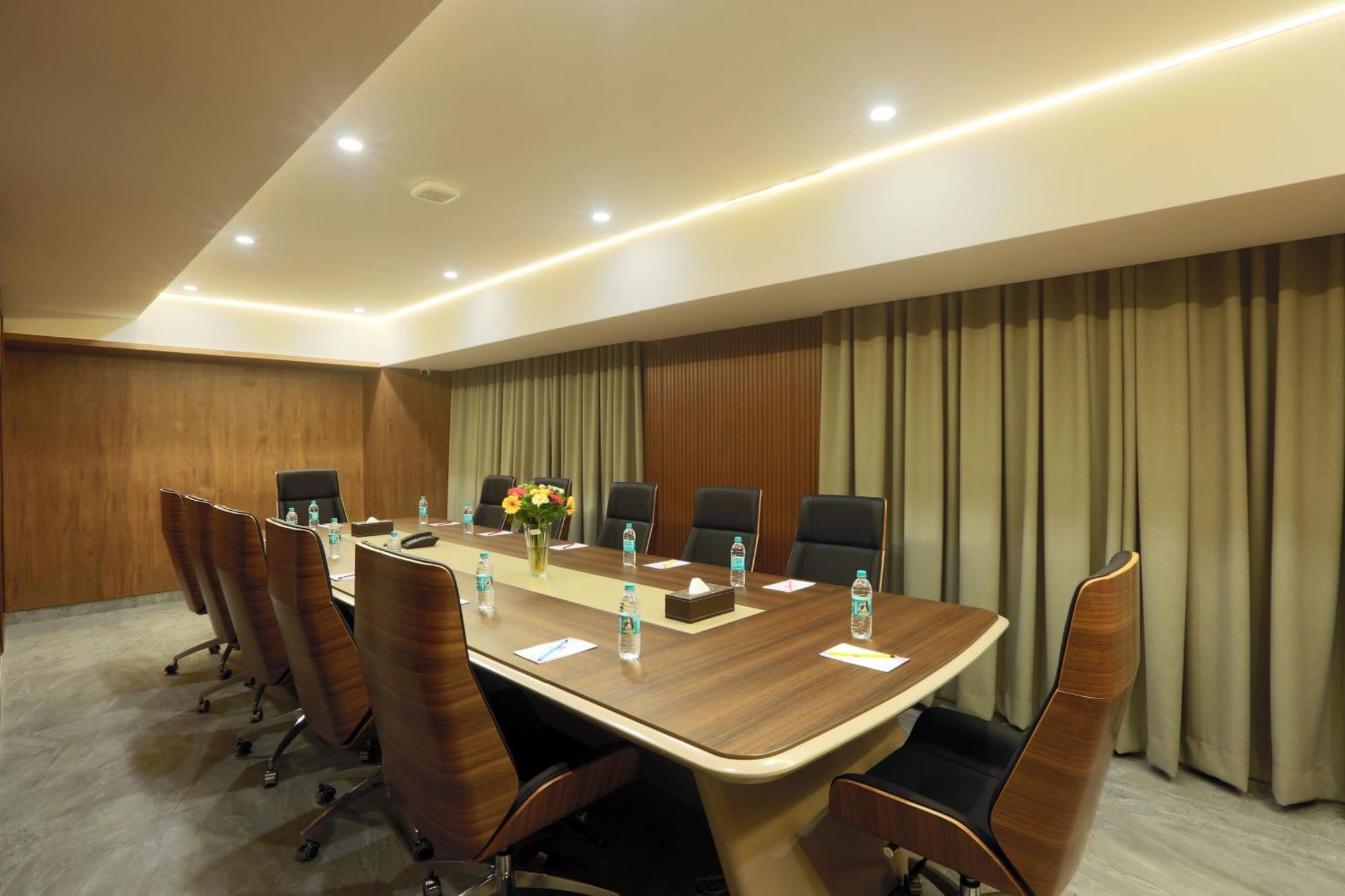 Hotel Sterling Plaza- Bangalore International Airport Dod Jala Ngoại thất bức ảnh